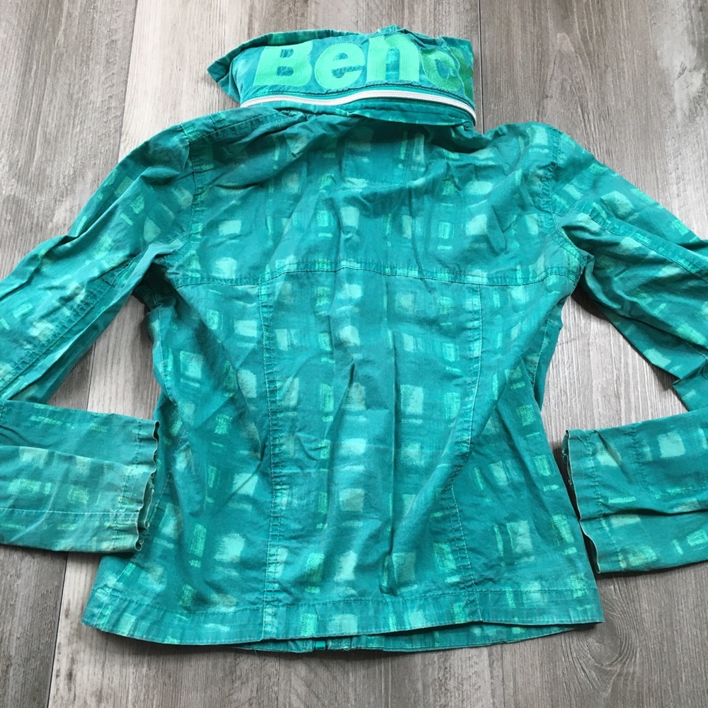 Bench Lightweight Jacket Small - image 1